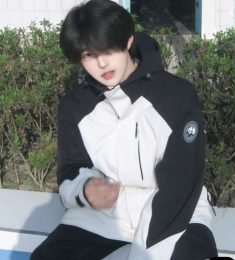 لی‌چی (李齐), 18 years old, Man, Jinjiang, China