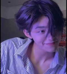 شین‌هوآ (辛华), 20 years old, Man, Shihezi, China