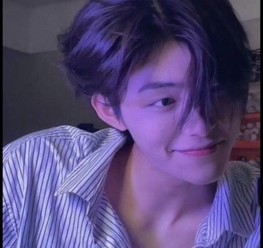 شین‌هوآ (辛华), 20 ساله, Shihezi, China