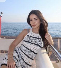 Clarity Roberts, 46 years old, Woman, Dover, USA