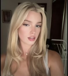 Bria Langley, 33 years old, Woman, Newton, USA