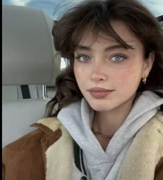 Clarity Roberts, 22 years old, Woman, Anderson, USA