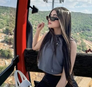 Annika Vasquez, 42 years old, Naples, USA