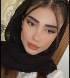 Mina Alborzi, 21 years old, Woman, Qa&rsquo;en, Iran