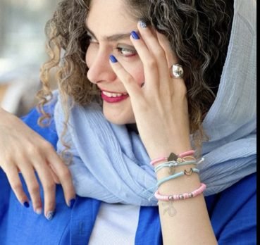 Sheila Moshrefi, 48 years old, Fuman, Iran