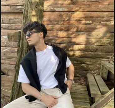 Aref Ansari, 27 years old, Malard, Iran