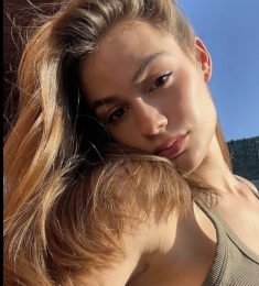 Chloe Mathews, 35 years old, Woman, Vienna, Austria