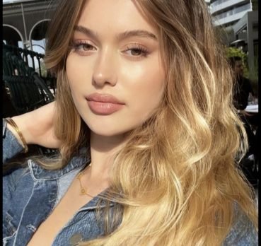 Mays Al-Rubai, 37 years old, Tikrit, Iraq