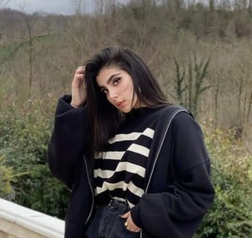 ثریا زارع, 30 ساله, قروه, ایران