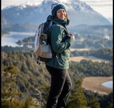 حدیث نادری, 25 years old, Nahavand, Iran