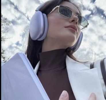 نیلوفر ایزدی, 30 years old, Shiraz, Iran