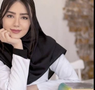 الهام باقری, 27 ساله, بافق, ایران